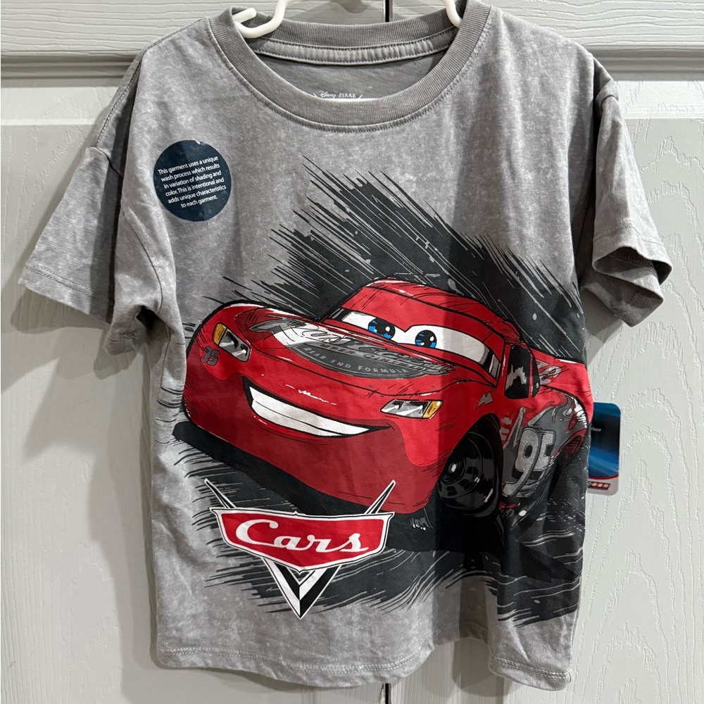 ⭐️NWT ❤️Disney cars T-shirt